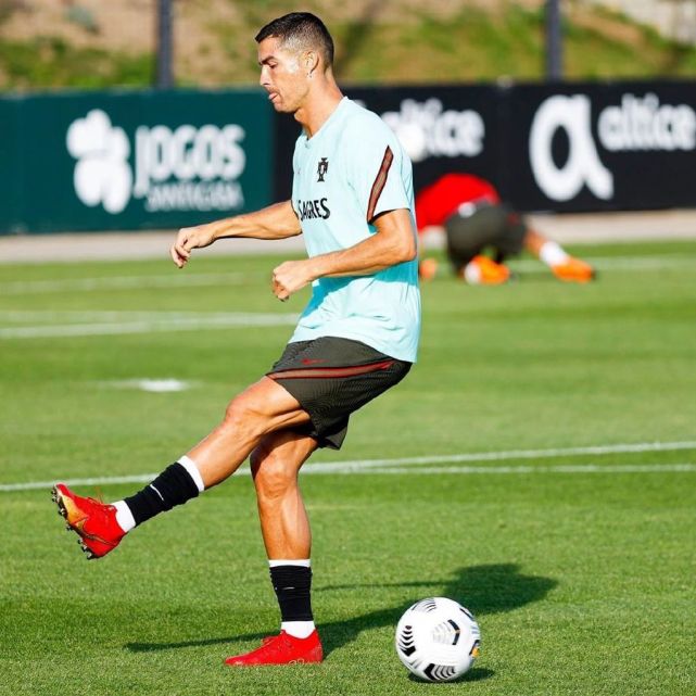 爱游戏体育-包含穆古鲁扎巅峰对决,姆巴佩与70激战澳大利亚队分钟,精彩发挥胜负难料!的词条