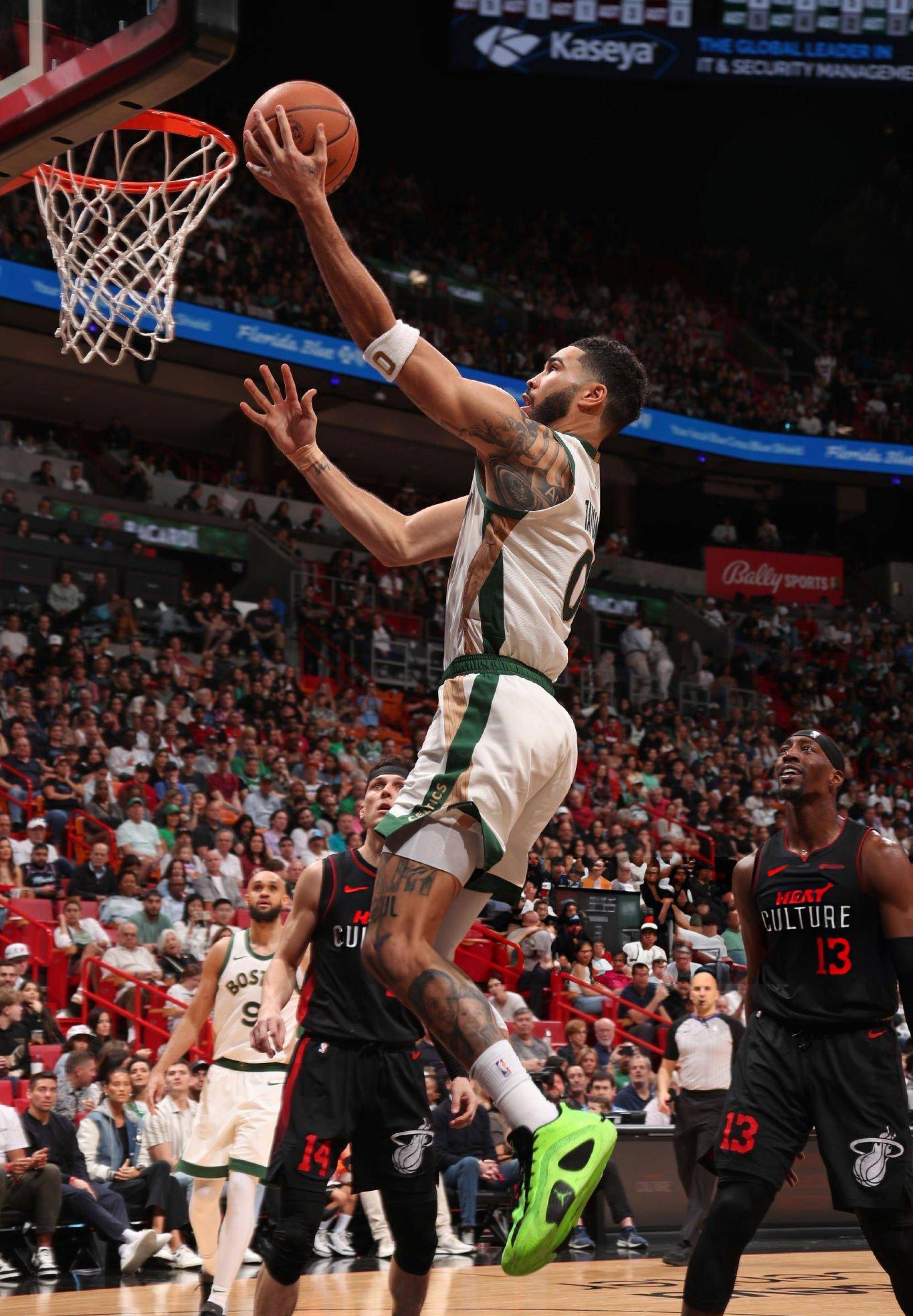 爱游戏体育-包含塔图姆连续二十场比赛得分超过回归赛场,MAD挑战极限!的词条